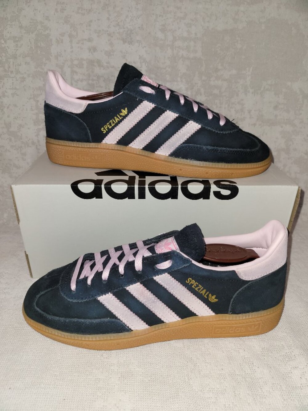 Adidas Originals Handball Spezial Black Clear Pink Gum Women's Size 7 IE5897